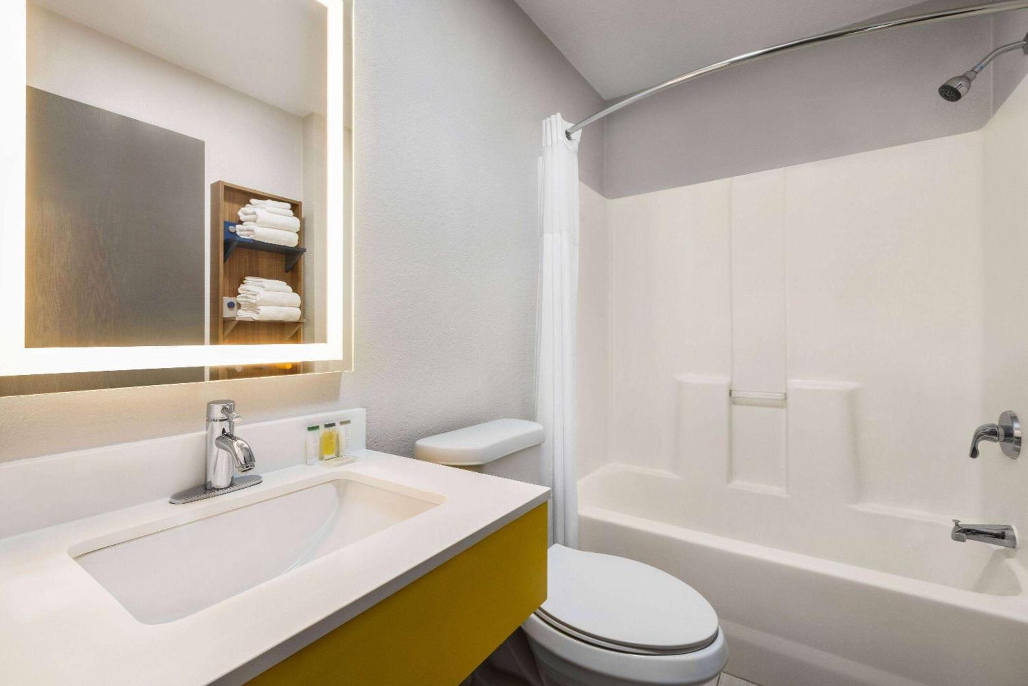 Microtel Inn & Suites By Wyndham New Ulm Extérieur photo