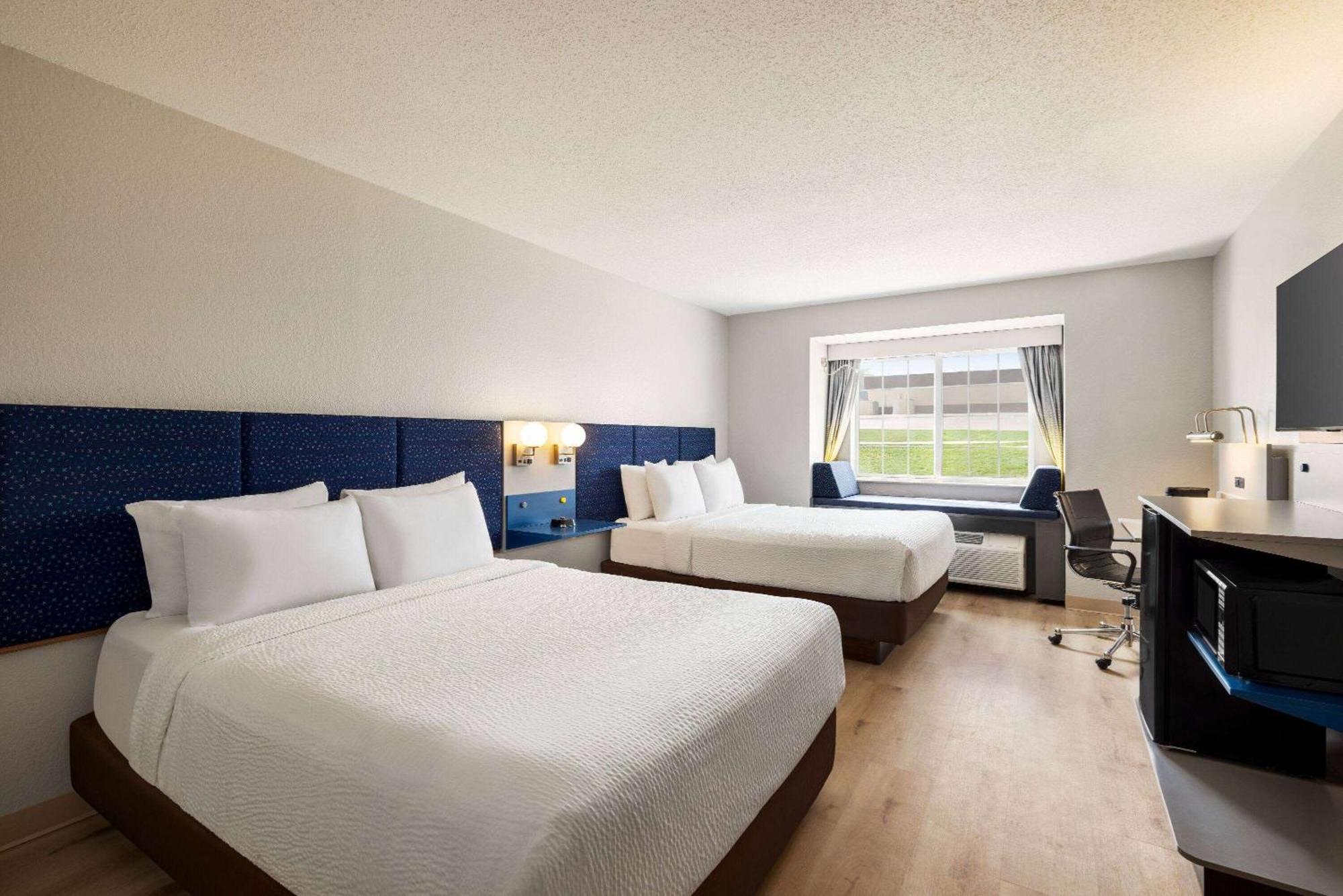 Microtel Inn & Suites By Wyndham New Ulm Extérieur photo