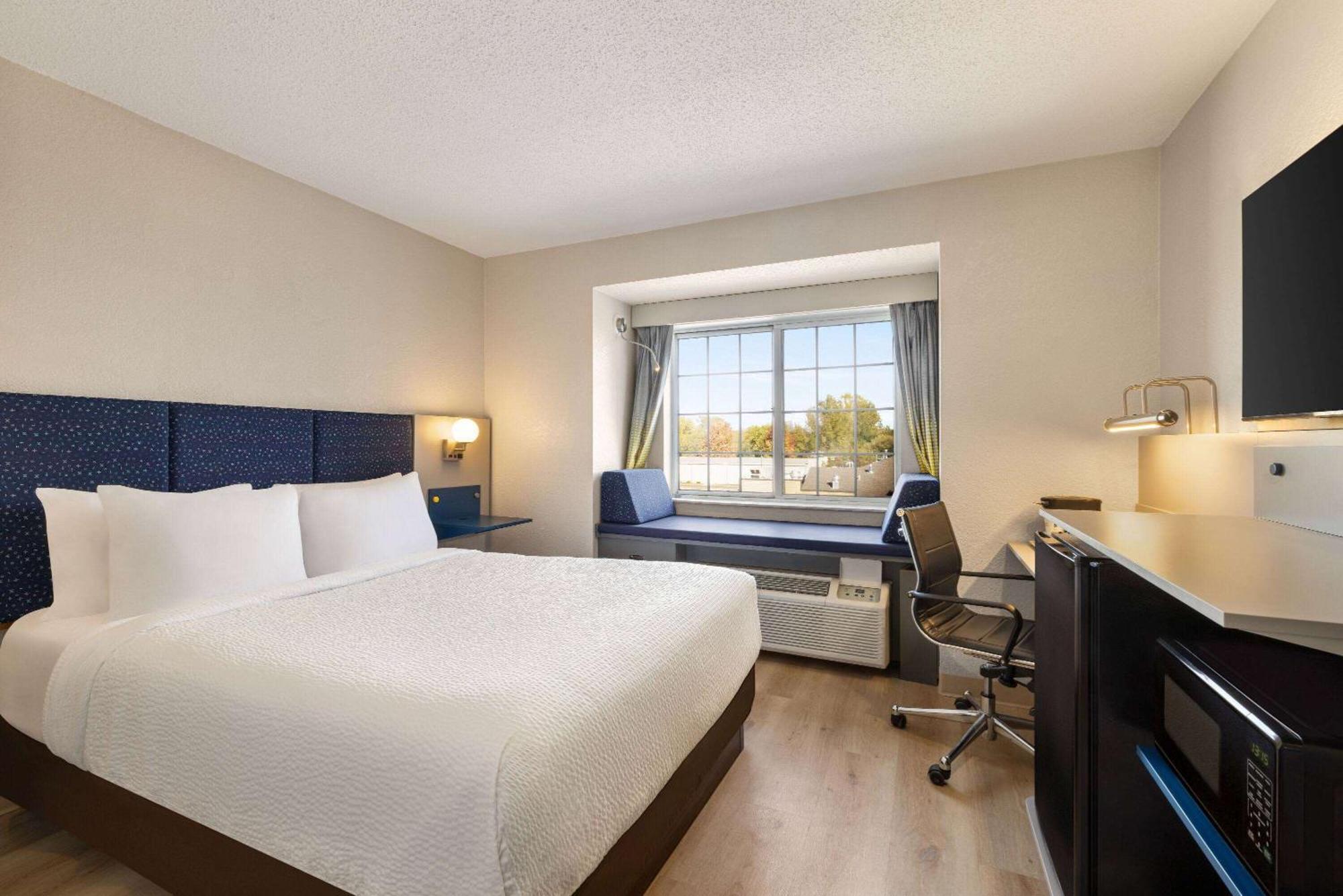 Microtel Inn & Suites By Wyndham New Ulm Extérieur photo