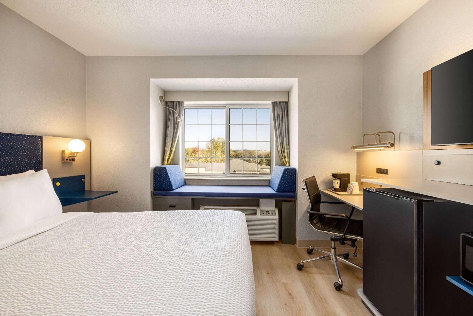 Microtel Inn & Suites By Wyndham New Ulm Extérieur photo