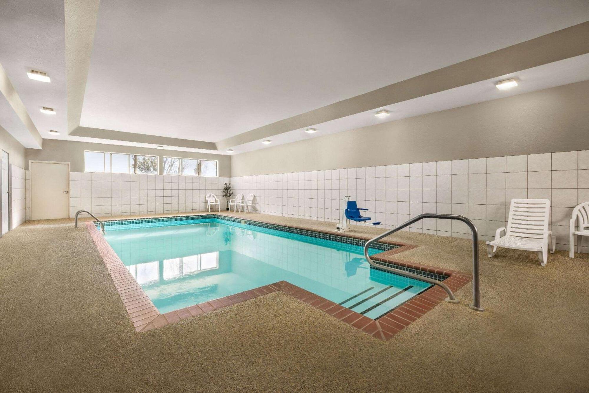 Microtel Inn & Suites By Wyndham New Ulm Extérieur photo
